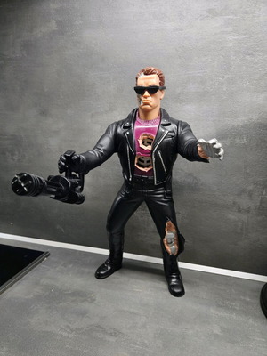 Φιγούρα Terminator 1992 μεταχειρισμένη με ήχο και φως