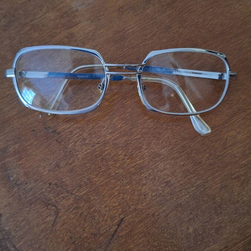 Metal Italian eyeglasses frame with +2 presbyopia lenses