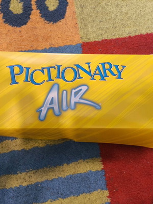 Pictionary Air board game like new