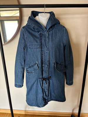 Di&A denim coat size M like new with inner fur and hood