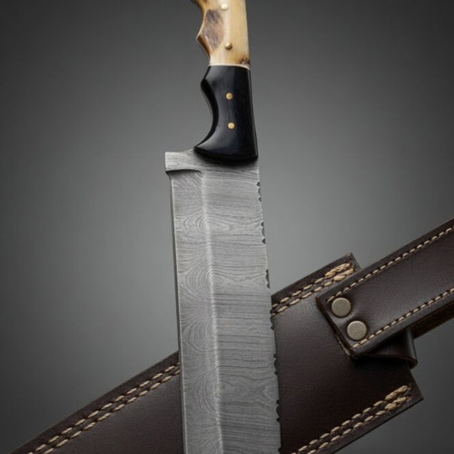 Damascus Handmade Knife 300+ Layers with Ram and Buffalo Horn Handle like new