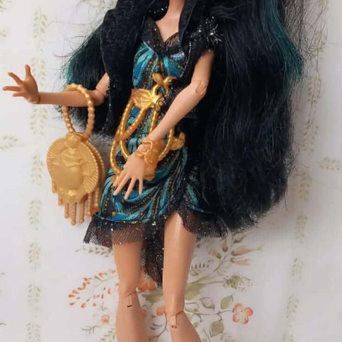 Monster High Cleo de Nile Frights Camera Action doll like new