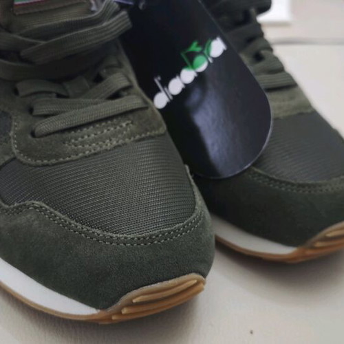 Diadora sneakers new, size 39, khaki
