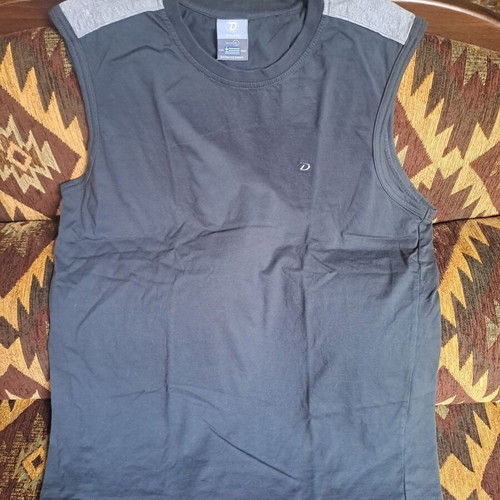 Double sleeveless men's shirt XL like new, athletic style gray-black