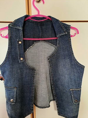 Denim vest like new, size S, blue