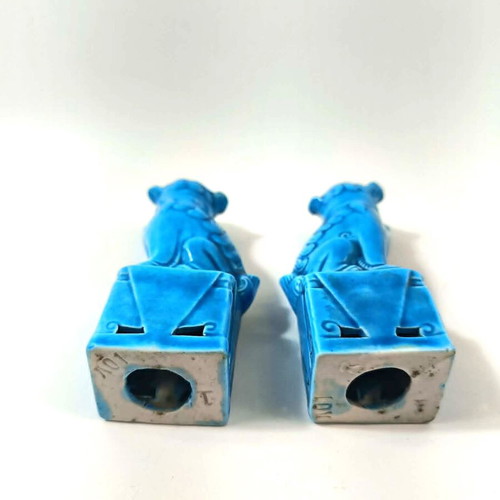 Pair of vintage Chinese Foo Dogs in like new condition, turquoise porcelain
