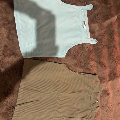 Stradivarius ribbed tops like new, one size, black and white