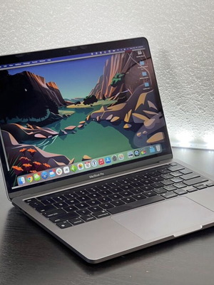 Apple MacBook Pro 13-inch M1 2020 like new