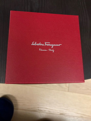 Κουτί αποθήκευσης Salvatore Ferragamo σαν καινούργιο