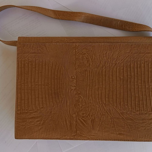 Vintage hand bag like new, beige, with divider and zipper pocket
