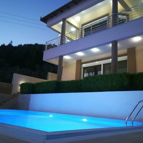 Deluxe Βίλα 214 τμ στην Εύβοια με πισίνα και θέα θάλασσα