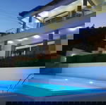  Deluxe Βίλλα στον οικισμό της Νεροτριβιάς στο «μπαλκόνι της Ευβοίας»