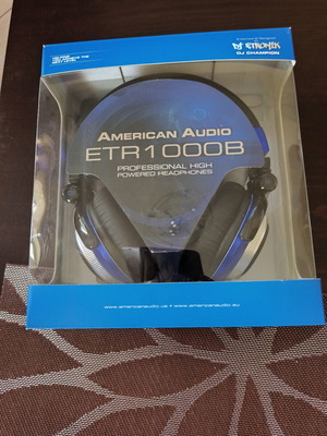 American Audio ETR 1000B professional DJ headphones like new, wired