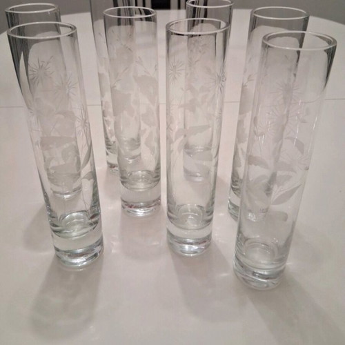 Set of 8 crystal glasses with embossed flowers