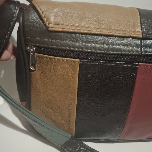 Women's crossbody bag like new, multicolor with 4 spacious compartments