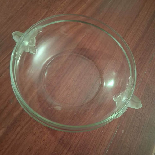 Glass bowl like new, practical for everyday use