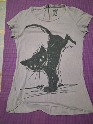 Bershka blouse with cat Large like new, black and gray