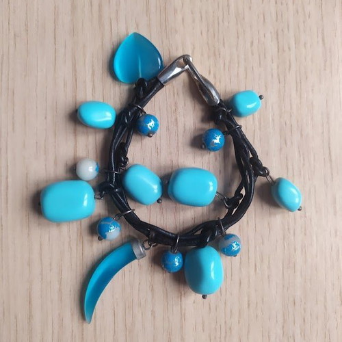 Set of 2 turquoise summer bracelets like new