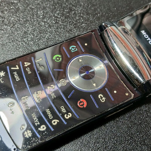 Motorola Razr V9 μεταχειρισμένο, πλήρως λειτουργικό, χρειάζεται μπαταρία