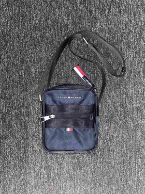 Tommy Hilfiger αντρικό τσαντάκι σαν καινούργιο μπλε