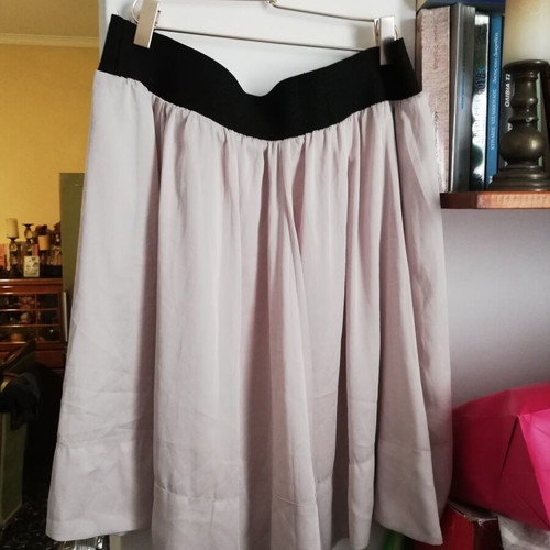 H&M beige skirt, size 44, polyester lining