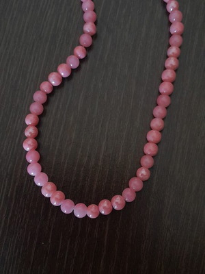 Necklace with pink glass beads