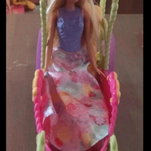Barbie dolls like new