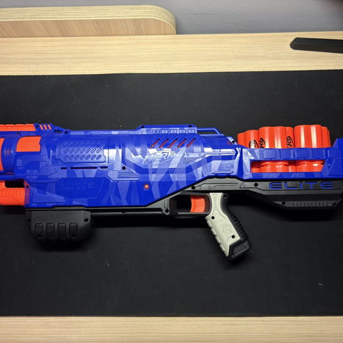 Nerf Trilogy DS-15 shotgun like new with 5 magazines