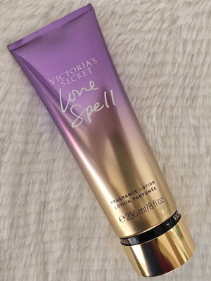 Victoria's Secret body lotion 236ml like new