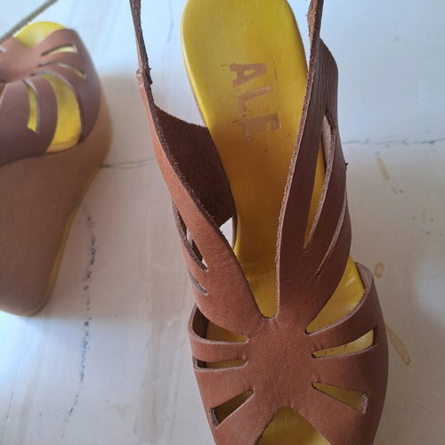 Ale leather platform sandals like new, brown