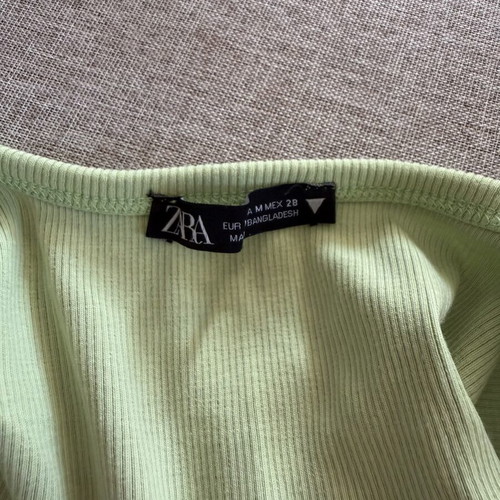 Zara pastel green crop top size M like new