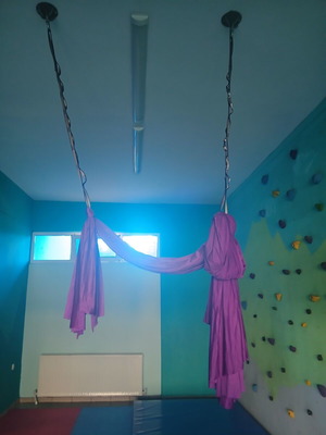 Salachi aerial yoga kit with aluminum safety carabiners, mounts & straps (5m)
