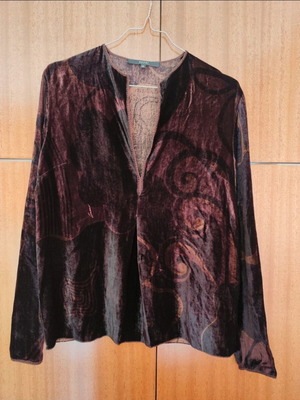 Gucci by Tom Ford collectible top brown like new, size M