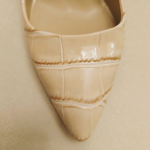 Beige croco pointed pumps new with 10 cm heel