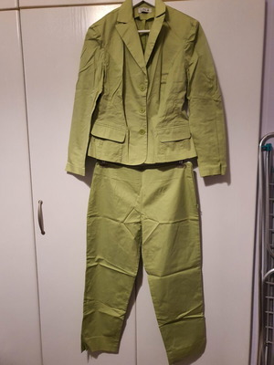 Summer suit set Lola like new, green blazer and trousers