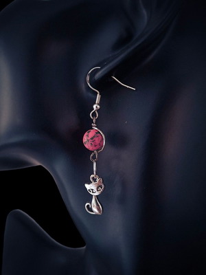 Handmade cat earrings new with colorful beads