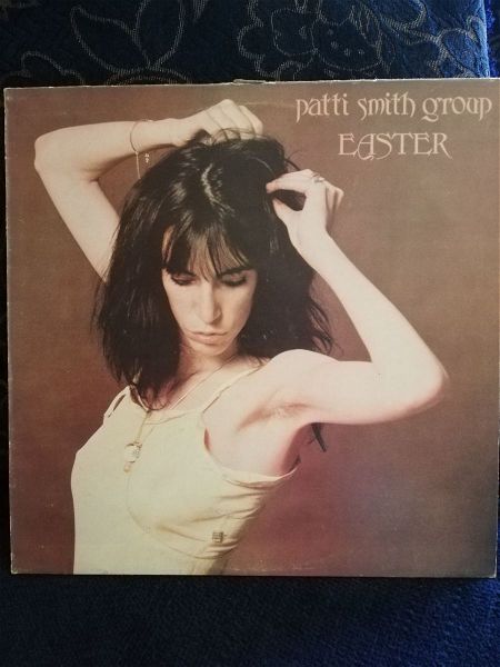  Patti Smith : EASTER