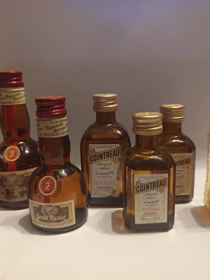 Liqueur miniatures pack of 7, 50ml and 30ml sealed bottles