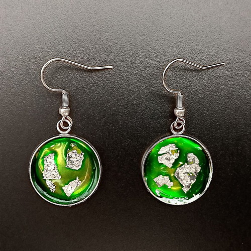 "Emerald Ripple" green and silver earrings with enamel and aluminum foil, Apefthon