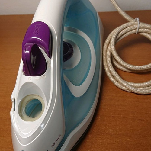 Philips GC1905 iron used with steam function