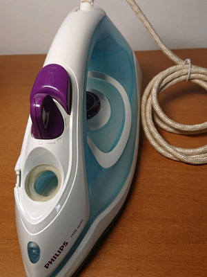 Philips GC1905 iron used with steam function