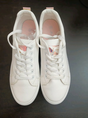 Sneakers white with iridescent details size 40 like new
