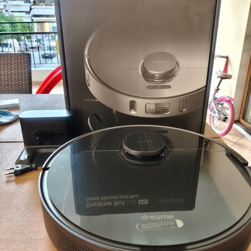 Dreame Bot L10 Pro Robot Vacuum and Mop used, full package with accessories