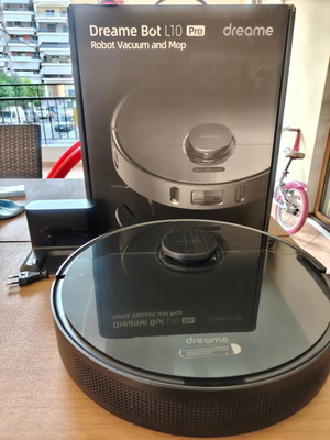 Dreame Bot L10 Pro Robot Vacuum and Mop used, full package with accessories