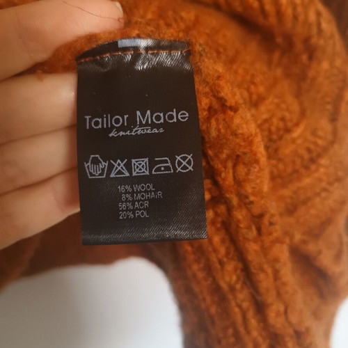 Tailor Made Knitwear sweater like new rust color