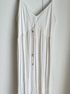 Long dress ALE size S white with removable neck accessory