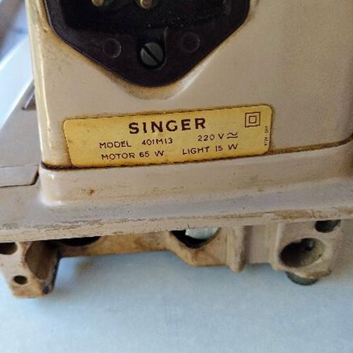 Singer 401 M13 sewing machine used for spare parts