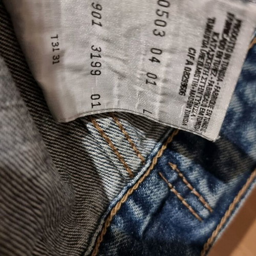 Levi's jean jacket like new, winter thick fabric