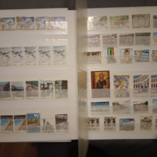 Luxury album with over 300 collectible Greek stamps like new