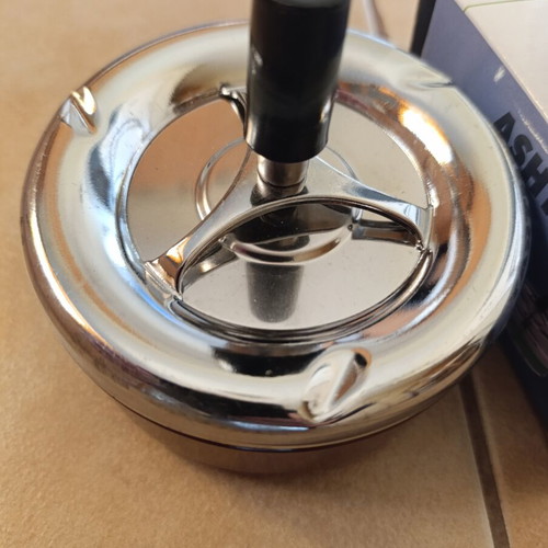 Windproof metal ashtray with rotating lid new